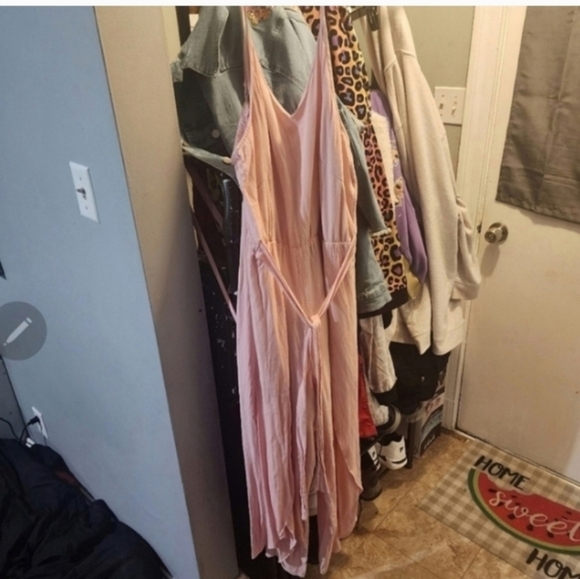 Boutique 2x pink jumpsuit With Open Legs - Picture 2 of 5